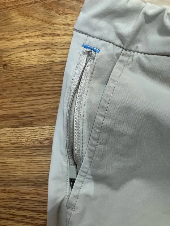 Vineyard Vines Coral, Navy & Red Whale Tees with Khaki Shorts Sz XL (16) EUC - Picture 11 of 15